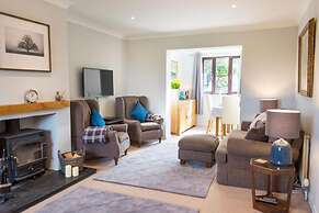 Host Stay Laylands Yard