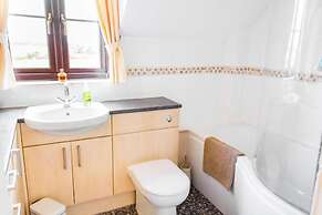 Host Stay Laylands Yard