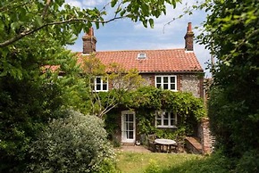 Host Stay Marlpit Cottage