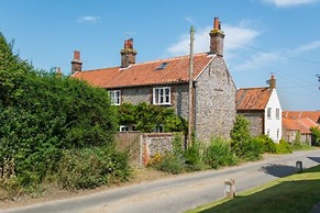 Host Stay Marlpit Cottage