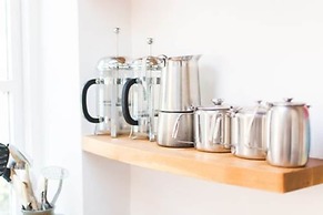 Host Stay Marlpit Cottage