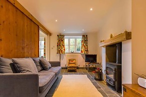 Host Stay Marlpit Cottage