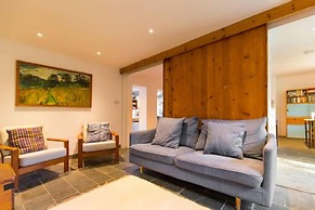 Host Stay Marlpit Cottage