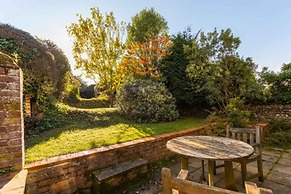 Host Stay Marlpit Cottage