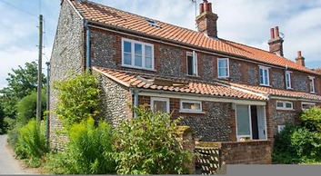 Host Stay Marlpit Cottage