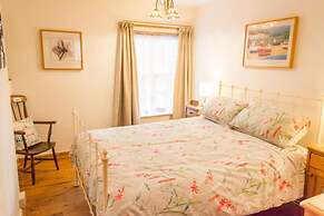 Host Stay Shoemakers Cottage