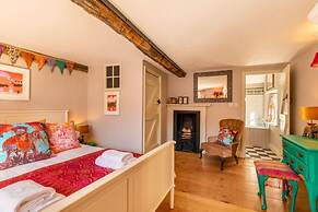 Host Stay The Old Paul Pry