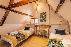 Host Stay The Old Paul Pry