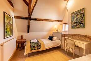 Host Stay The Old Paul Pry