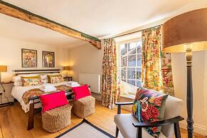 Host Stay The Old Paul Pry