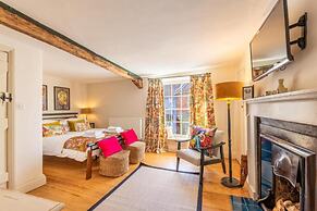 Host Stay The Old Paul Pry