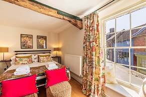 Host Stay The Old Paul Pry