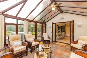 Host Stay Four Seasons