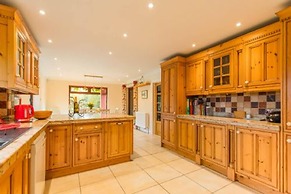 Host Stay Four Seasons