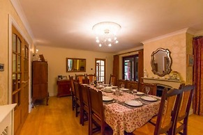 Host Stay Four Seasons