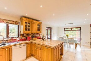 Host Stay Four Seasons