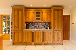 Host Stay Four Seasons