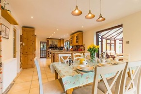 Host Stay Four Seasons