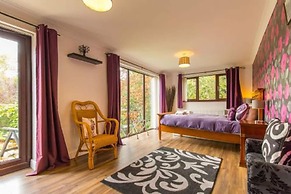 Host Stay Four Seasons