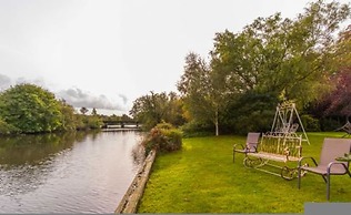 Host Stay Four Seasons