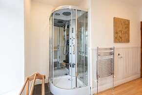 Host Stay Wind Rose Cottage