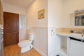 Host Stay Wind Rose Cottage