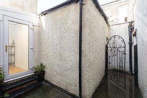 Host Stay Wind Rose Cottage