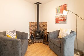 Host Stay Wind Rose Cottage