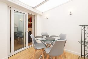 Host Stay Wind Rose Cottage