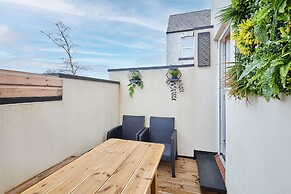 Host Stay Salt Rock Retreat