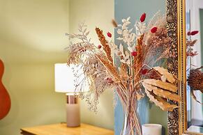 Host Stay Cheviot Street