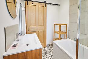 Host Stay Cheviot Street