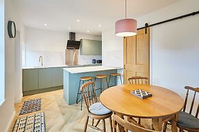 Host Stay Cheviot Street