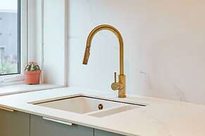 Host Stay Cheviot Street