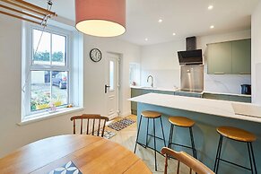 Host Stay Cheviot Street