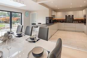 Host Stay High Gables