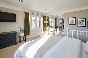 Host & Stay The Raven Hotel Rooms