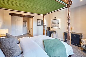 Host & Stay The Raven Hotel Rooms
