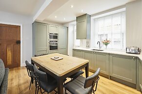 Host Stay Cedar Cottage