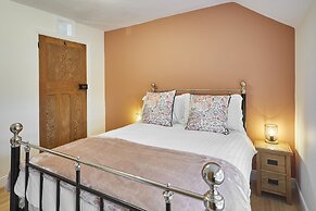 Host Stay Cedar Cottage