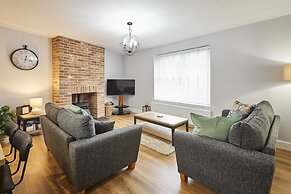 Host Stay Cedar Cottage