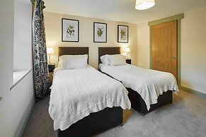 Host Stay The Garden Flat