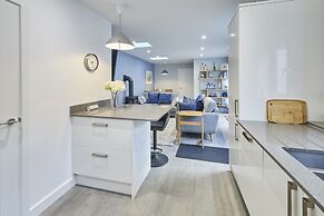 Host Stay Harrow Bothy