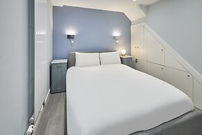 Host Stay Harrow Bothy