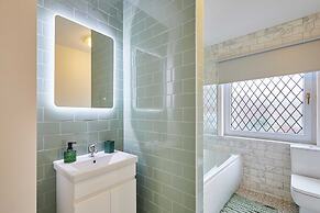 Host Stay Joffre Avenue