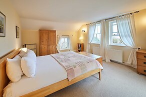 Host Stay Newton Cottage