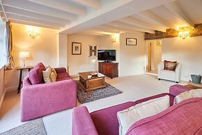 Host Stay Ailsa Cottage