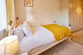 Host Stay Ailsa Cottage