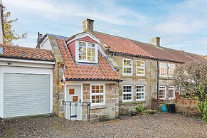 Host Stay Ailsa Cottage