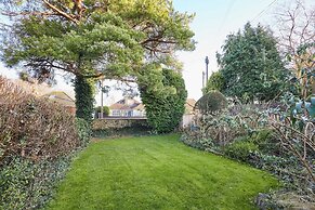 Host Stay Ailsa Cottage